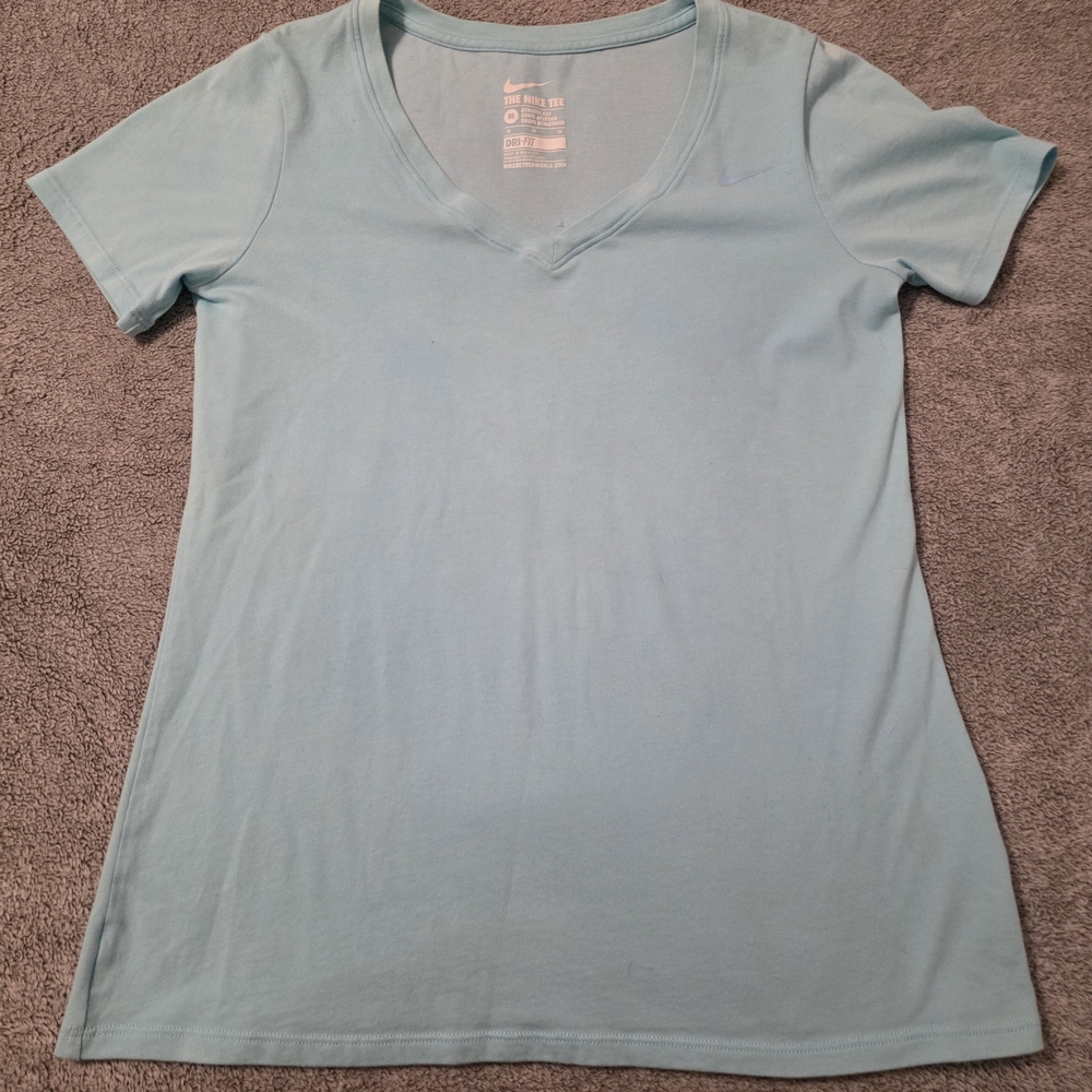 The Nike Tee Light Blue Women's Medium Dri-Fit Short‎ Sleeve, Athletic Running